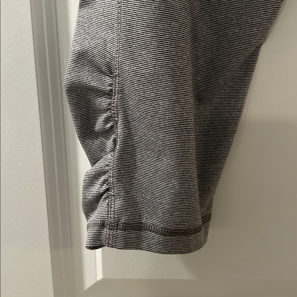 Gray Capri Leggings - Picture 5 of 8